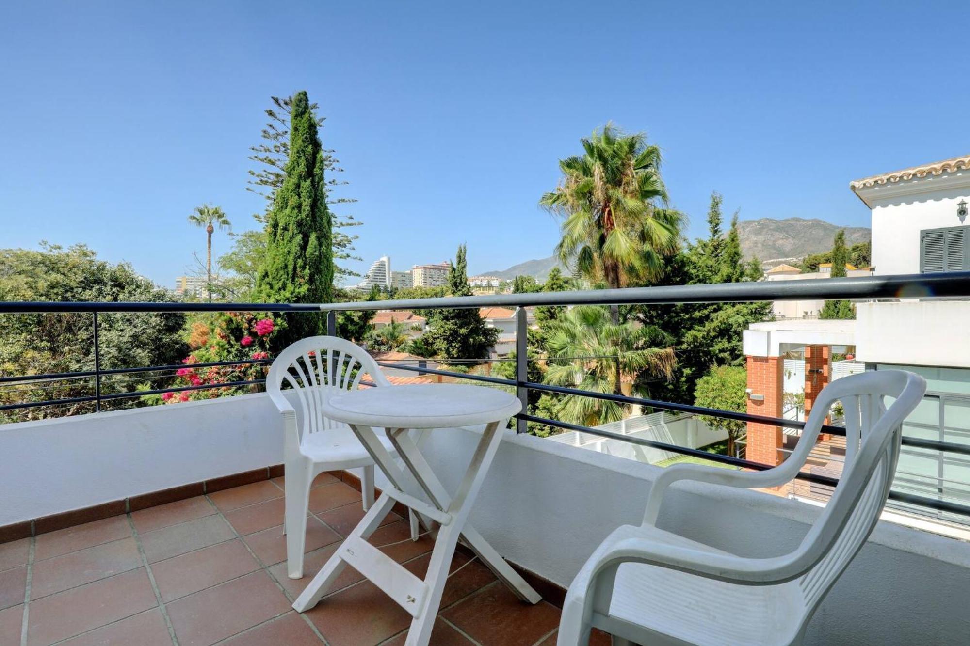 011 Bright And Spacious Villa With Private Pool ベナルマデナ エクステリア 写真