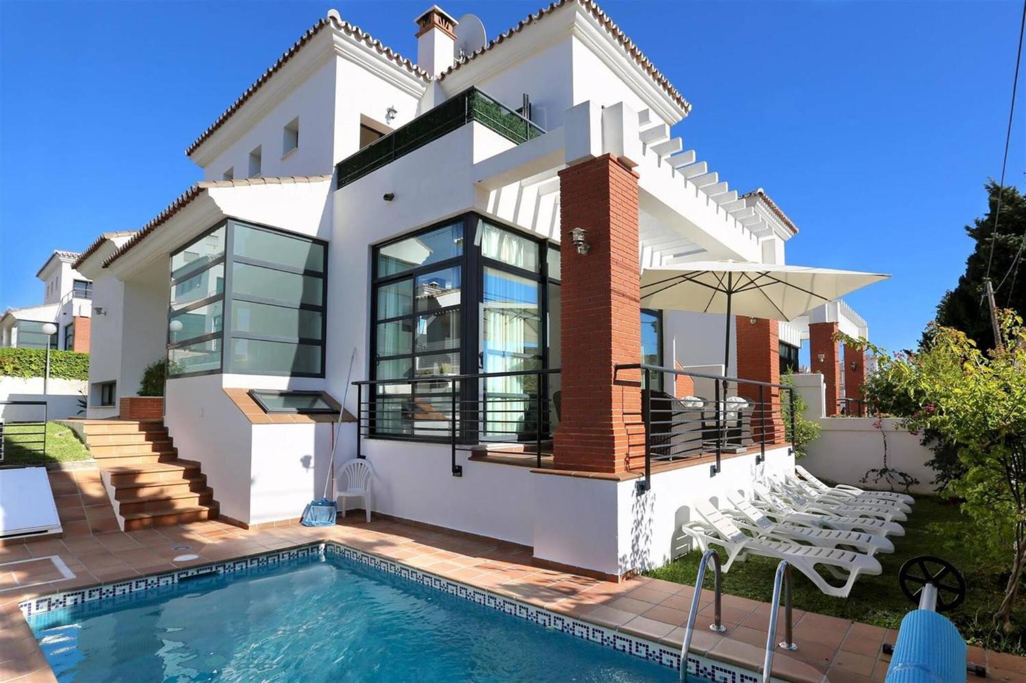 011 Bright And Spacious Villa With Private Pool ベナルマデナ エクステリア 写真
